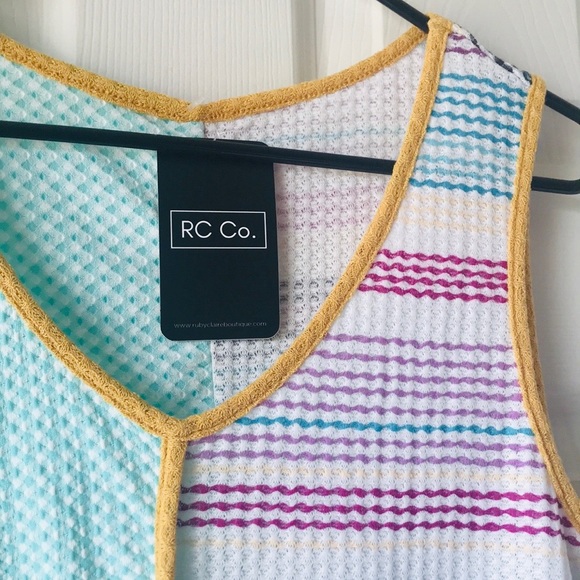 Color Block Waffle Textured Tank - Picture 3 of 5